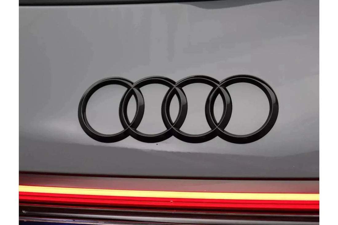 Audi Emblem Bag, Sort, 184x64mm - BilligStyling